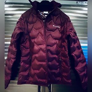 Columbia Walker Mill Heat Seal Size Small
650 Down Jacket, New without tags.